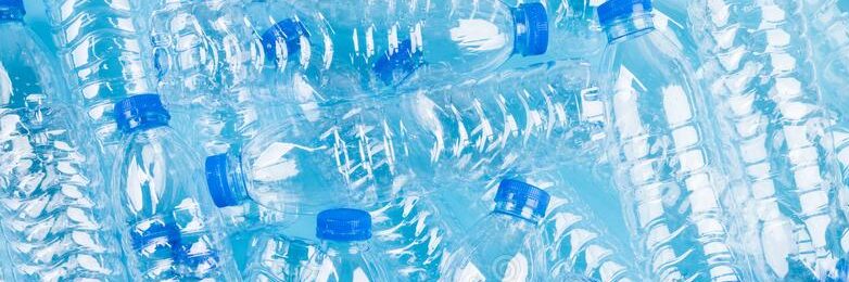Recycled PET: Bæredygtige keyhangers og armbånd lavet af plastikflasker