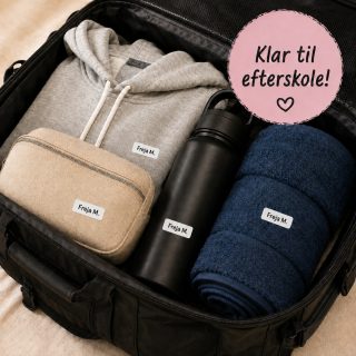 KLAR PARAT EFTERSKOLE-SNART?🎒
Kender du en der skal på efterskole til august? 

Så fortæl dem at det er en god ide at sætte navn i og på sine ting. ✨
Det er dyrt at miste, og efterskolen slipper for at bøvle med glemte sager. 

Vi har sammensat efterskolepakker med mærker til det hele. Bestil nu og vær i god tid, lige pludselig skal du bruge dem. 

#Efterskole #Efterskolestart #KlarTilEfterskole #NavnITøjet #PraktiskeTips #Skolestart
